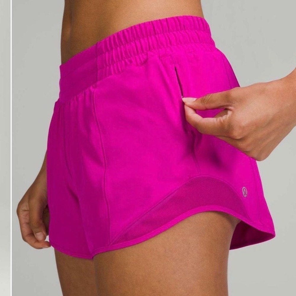 Lululemon Hotty Hot Low-Rise Lined Short 4" Purple Highlight - 8